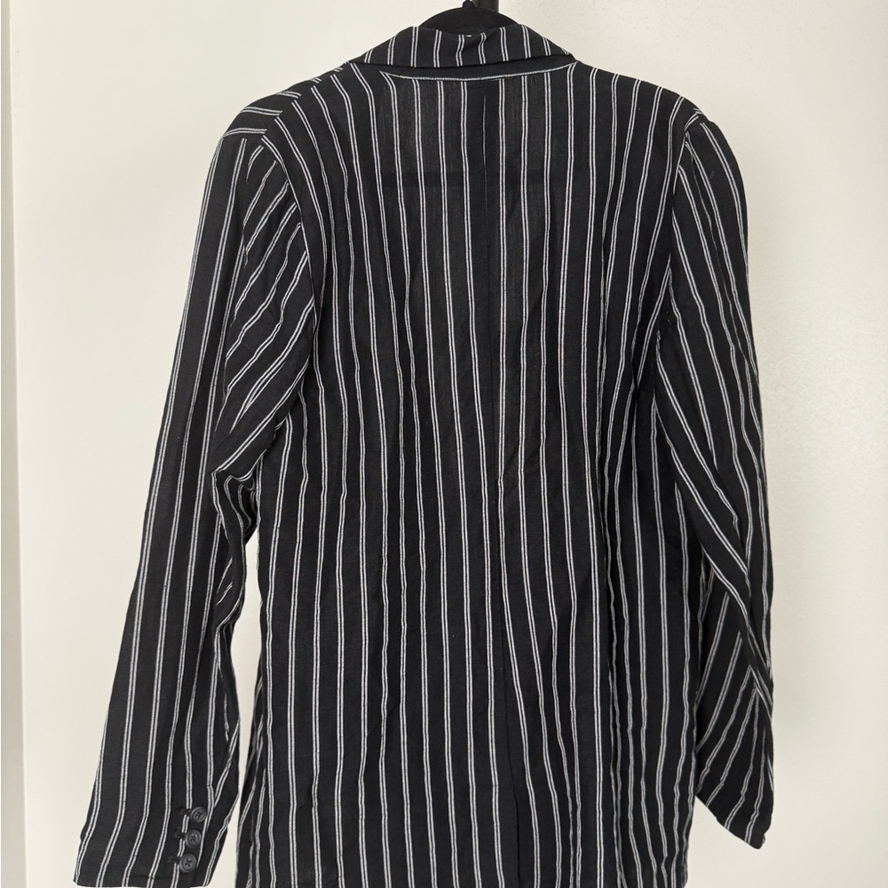 Black & White Pinstripe Blazer – Lightweight Tailored Jacket - Picture 3 of 6